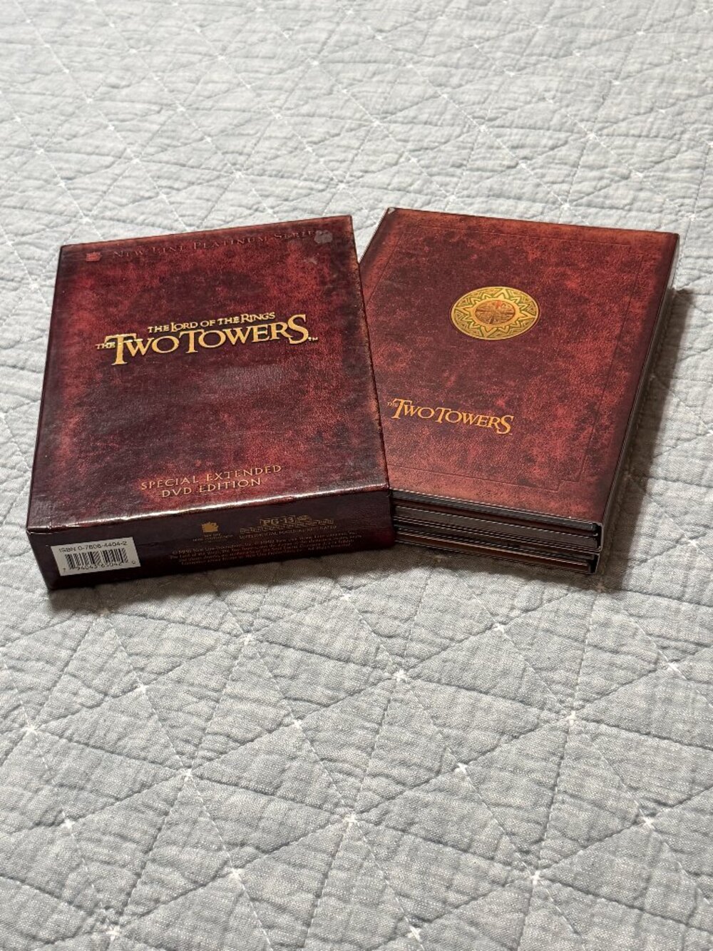 The Lord of the Rings: The Two Towers (DVD, 2003, 4-Disc Set, Platinum Series...